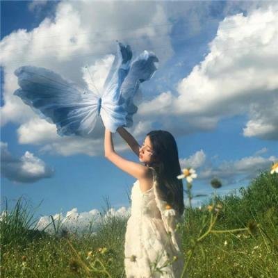 当红男星被曝表情包火出圈，连日来机场画面流出